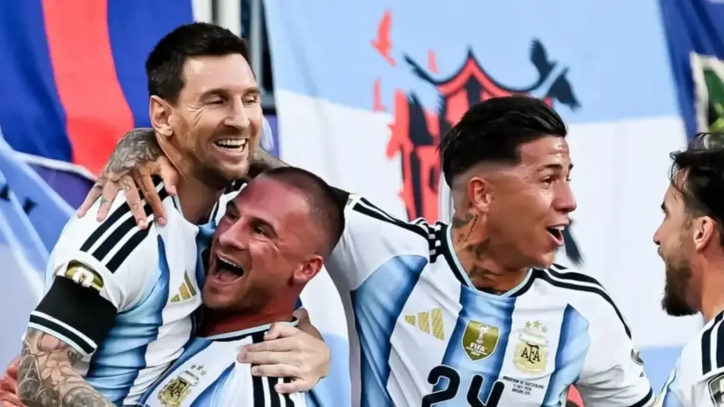 Argentina vence Inglaterra e enfrenta a Espanha na final da Copa do Mundo de 2026 Argentina vence Inglaterra e enfrenta a Espanha na final da Copa do Mundo de 2026