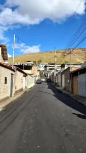 Asfaltamento finalizado em ruas de João Monlevade melhora mobilidade urbana
