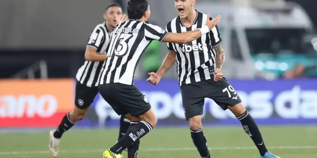 Botafogo vence Santos com gol de Kadir no último minuto e volta a sonhar no Brasileirão Botafogo vence Santos com gol de Kadir no último minuto e volta a sonhar no Brasileirão
