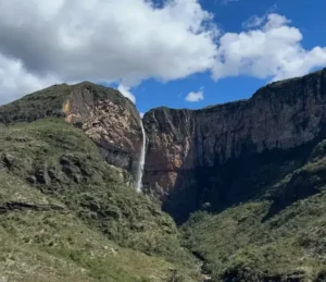Cachoeira do Tabuleiro em Conceição do Mato Dentro reabre para visitação