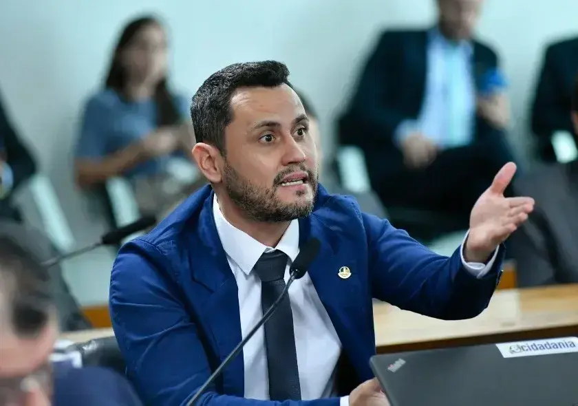Cleitinho Azevedo reafirma candidatura ao governo de Minas apesar de divergências