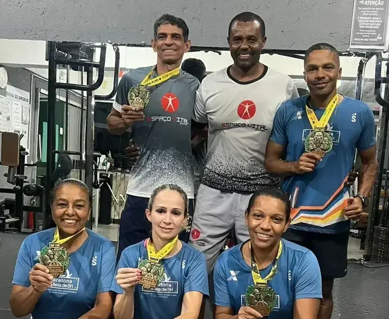 Corredores da Academia Espaço Vital brilham em maratona e meia maratona em BH