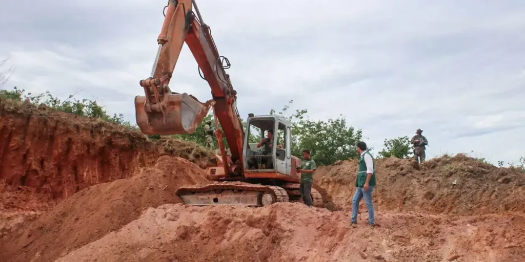 Inea interdita área e apreende máquinas na luta contra extração ilegal no Rio