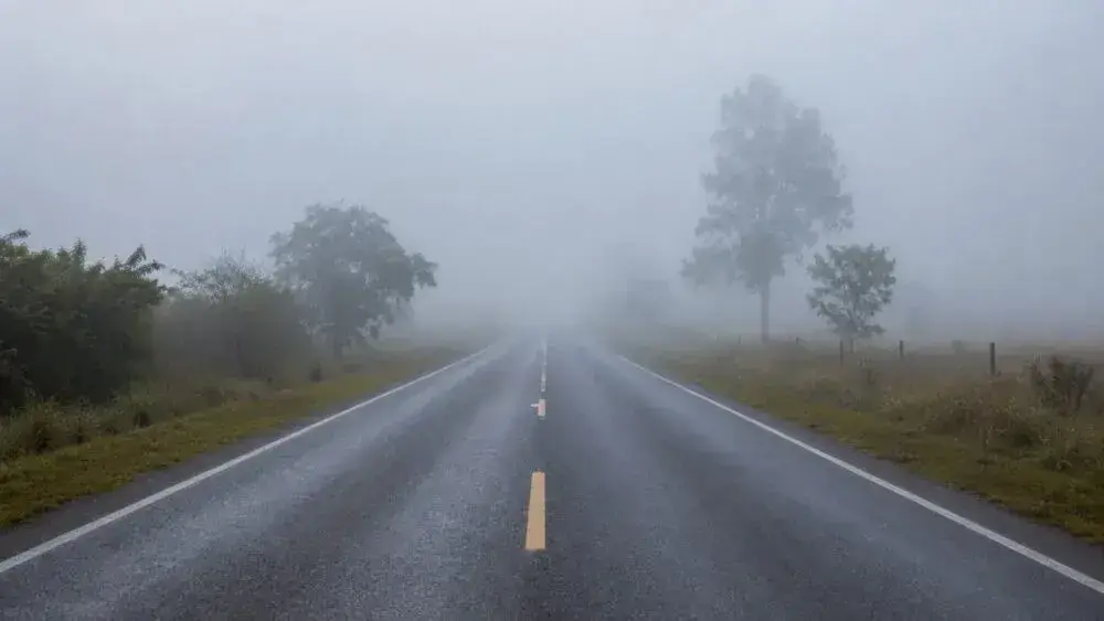 Inverno na BR-381: Neblina aumenta riscos e demanda atenção dos motoristas