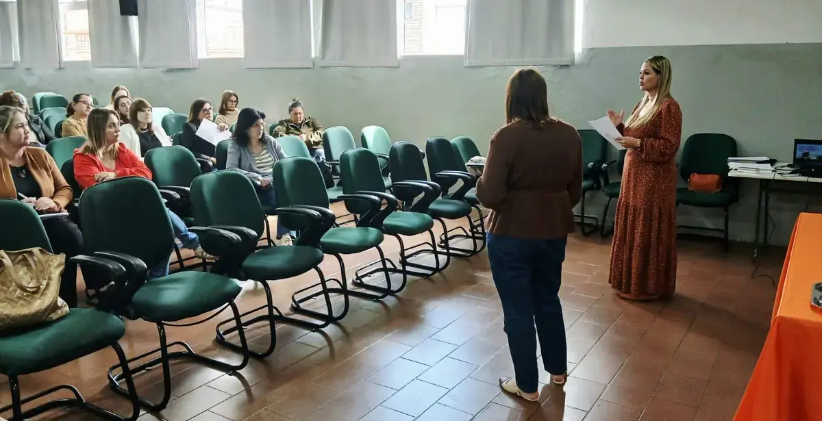 João Monlevade: Prefeitura avança no treinamento contra a violência infantil