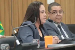 Jordana Madeira solicita praça para o bairro Boa Esperança em Itabira