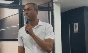 Juber Madeira rebate professor sobre recursos de obra na Escola do Barreiro