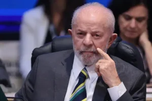Lula expressa contrariedade com decisões políticas recentes