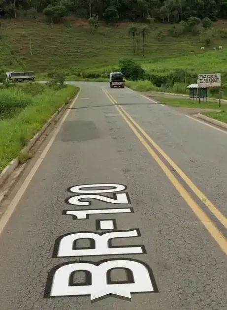 Motociclista se acidenta ao perder o controle na MGC-120 em Itabira