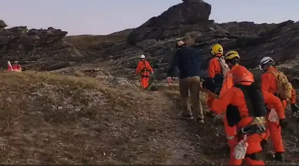 Mulher é resgatada após acidente em trilha no Pico do Itacolomi