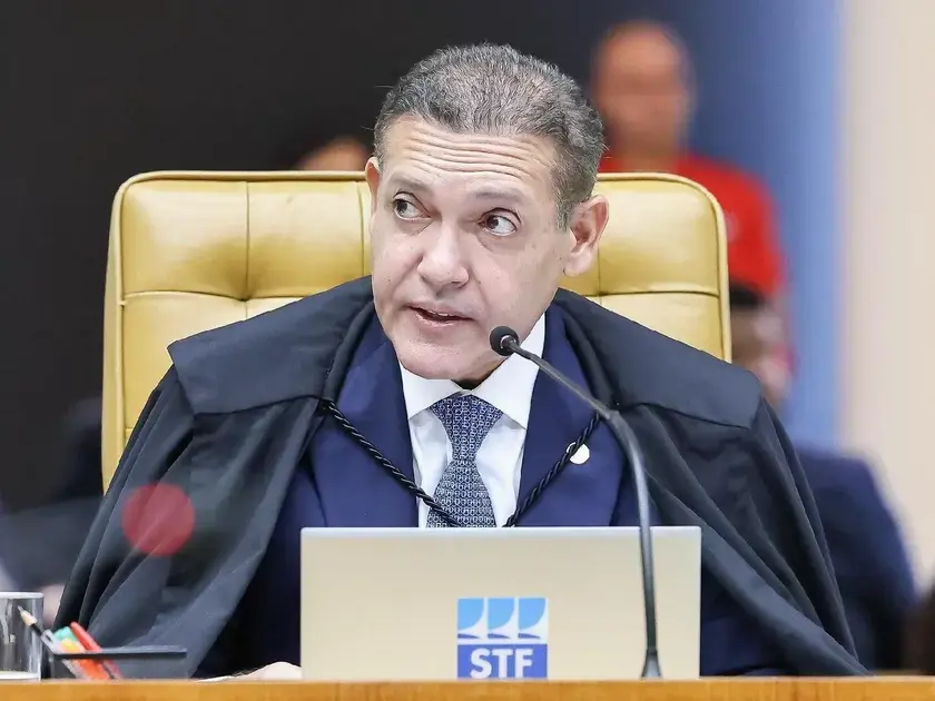 O Impacto das Fake News nas Eleições: Um Mercado Milionário em Ascensão O Impacto das Fake News nas Eleições: Um Mercado Milionário em Ascensão