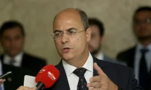O Retorno à Política: Novas Perspectivas e Desafios