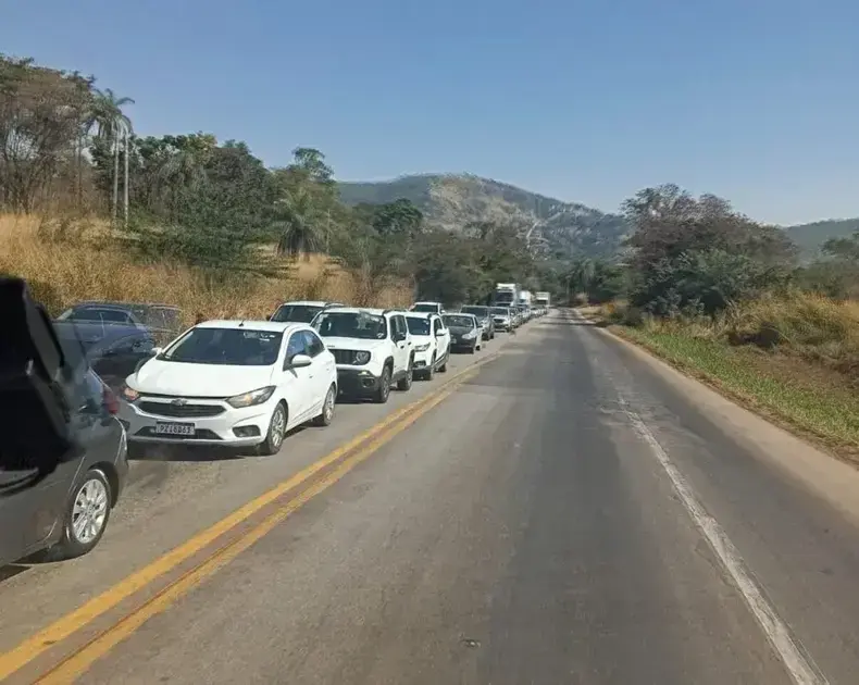 Obras na BR-381 causam lentidão e congestionamentos; confira trechos afetados
