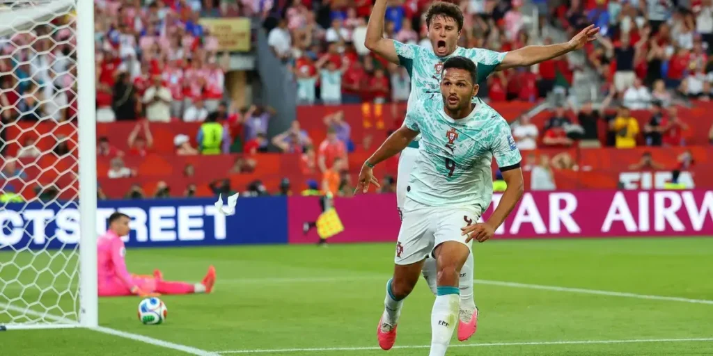 Portugal vence Croácia de virada e avança às oitavas da Copa do Mundo