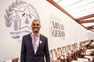 Prefeito Geraldo Abade é agraciado com a Medalha Minas Gerais em Mariana