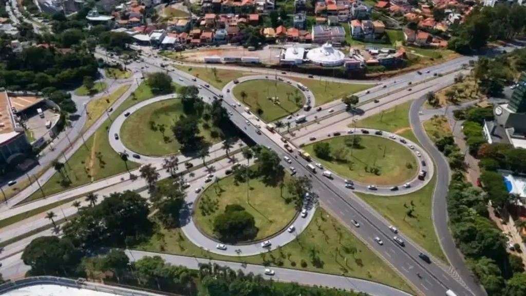 Retomada das obras do Trevo do Belvedere: cruciais para a mobilidade em BH