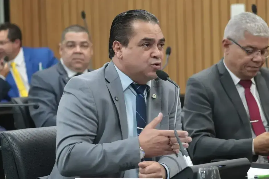 Vereador Reinaldo Lacerda pressiona Prefeitura de Itabira sobre transporte coletivo Vereador Reinaldo Lacerda pressiona Prefeitura de Itabira sobre transporte coletivo