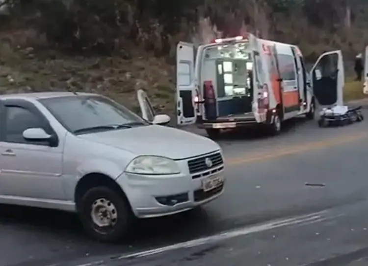 Acidente grave entre carro e caminhão deixa feridos na BR-381
