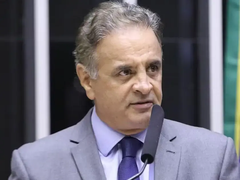 Aécio Neves: Decisão de permanência e suas implicações políticas