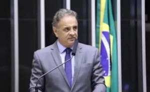 Aécio propõe transição do radicalismo à estabilidade política
