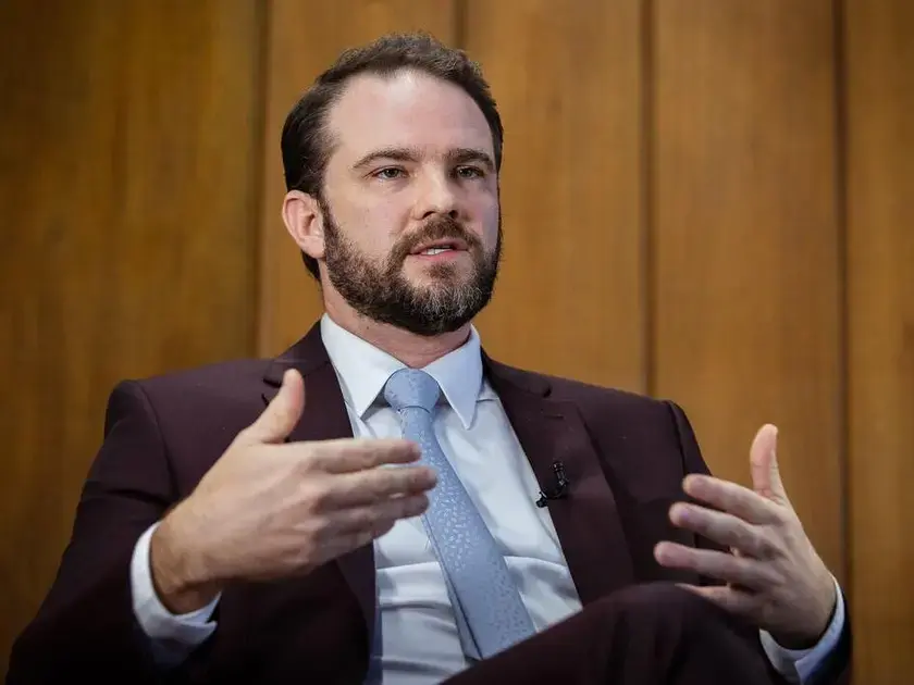 Análise do Impacto do Novo Salário Mínimo nos Estados e Municípios