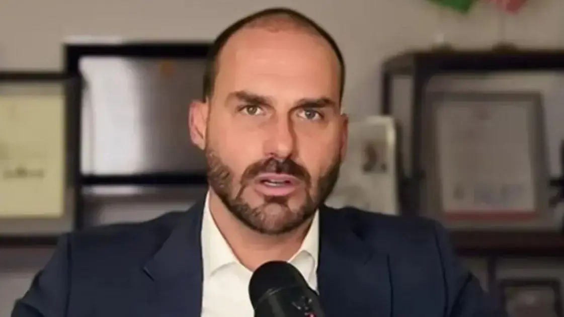 Apartamento de Eduardo Bolsonaro no Rio será leiloado em breve