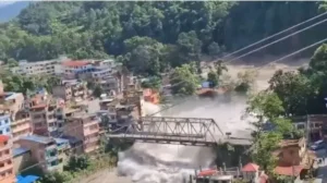 Avalanche no Nepal e Tibete: 392 mortos e 1.500 desaparecidos