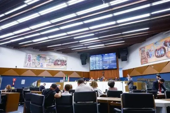 Câmara Municipal de Belo Horizonte aprova PLDO 2027 e prevê déficit de R$ 308,7 milhões