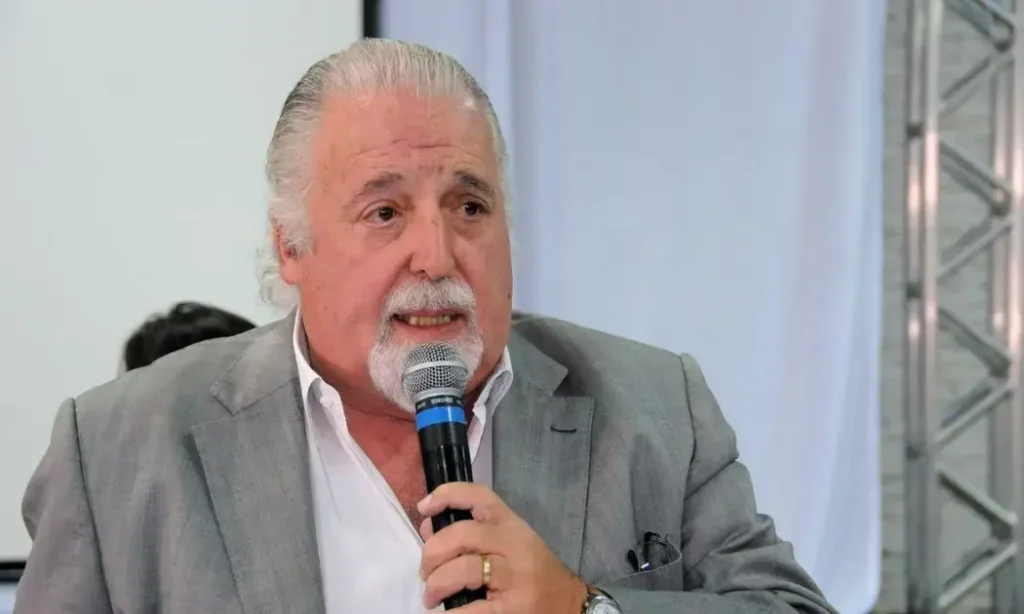 Carlos Mosconi será o vice na chapa de Kalil para as eleições Carlos Mosconi será o vice na chapa de Kalil para as eleições