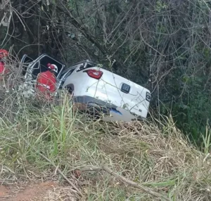 Casal de idosos sofre acidente na MG-462 em Itabira