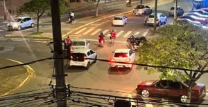 Colisão entre Honda Civic e Fiat Mobi é registrada em Itabira