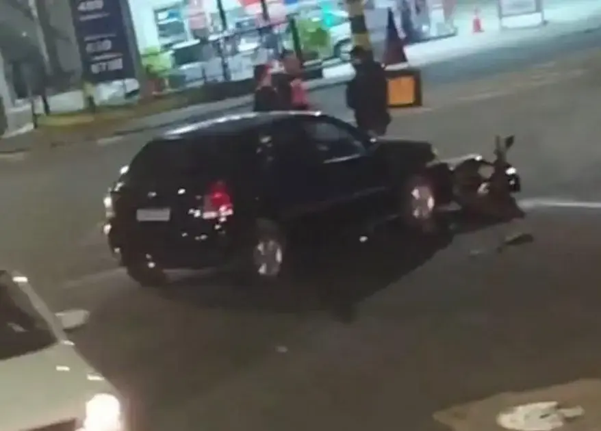 Colisão entre Palio e motocicleta causa lentidão no trânsito em Itabira