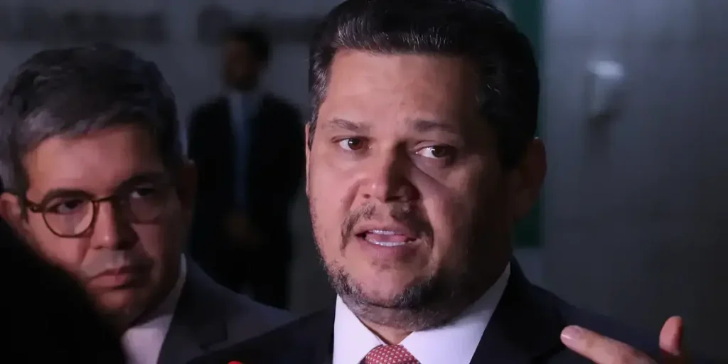 Davi Alcolumbre despacha PEC que extingue a escala 6×1 no Senado Davi Alcolumbre despacha PEC que extingue a escala 6x1 no Senado