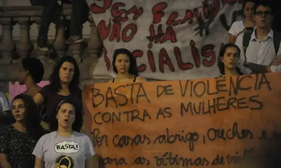 Estudo revela que 54% das mulheres enfrentaram violência em relacionamentos