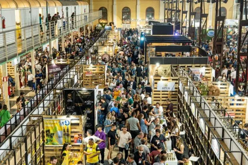 Expocachaça reúne 2 mil rótulos em BH