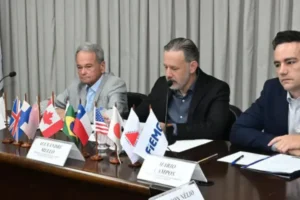 FIEMG debate minerais críticos e amplia diálogo sobre cooperação internacional