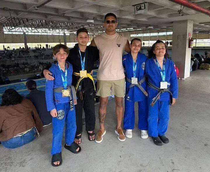 João Monlevade brilha e conquista nove medalhas em torneio de jiu-jítsu João Monlevade brilha e conquista nove medalhas em torneio de jiu-jítsu