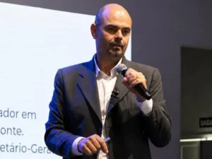 Mateus Simões formaliza coligação visando o governo de Minas Gerais