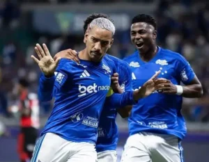 Matheus Pereira brilha e Cruzeiro vence Flamengo na última jogada