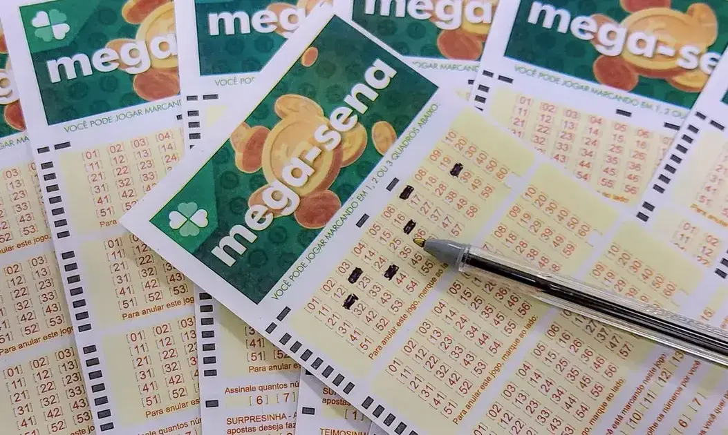Mega-Sena acumula e chega a R$ 135 milhões; veja as dezenas sorteadas