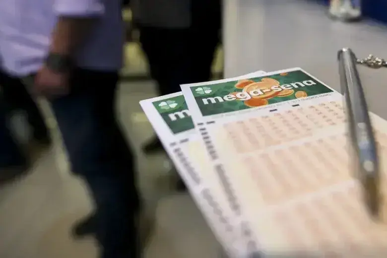 Mega-Sena realiza sorteio com prêmio de R$ 3,5 milhões hoje à noite