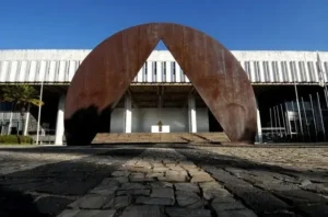 Minas Gerais projeta déficit recorde de R$ 7,67 bilhões para 2027
