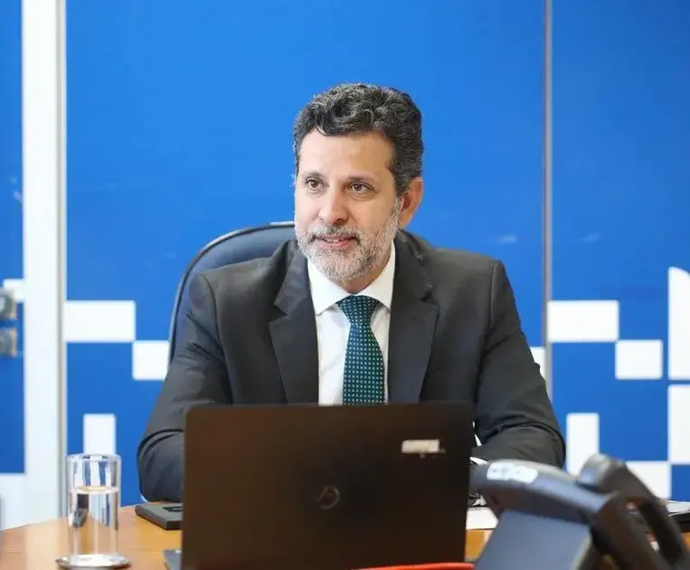 Minas Gerais se Destaca em Iniciativas Educacionais no Brasil