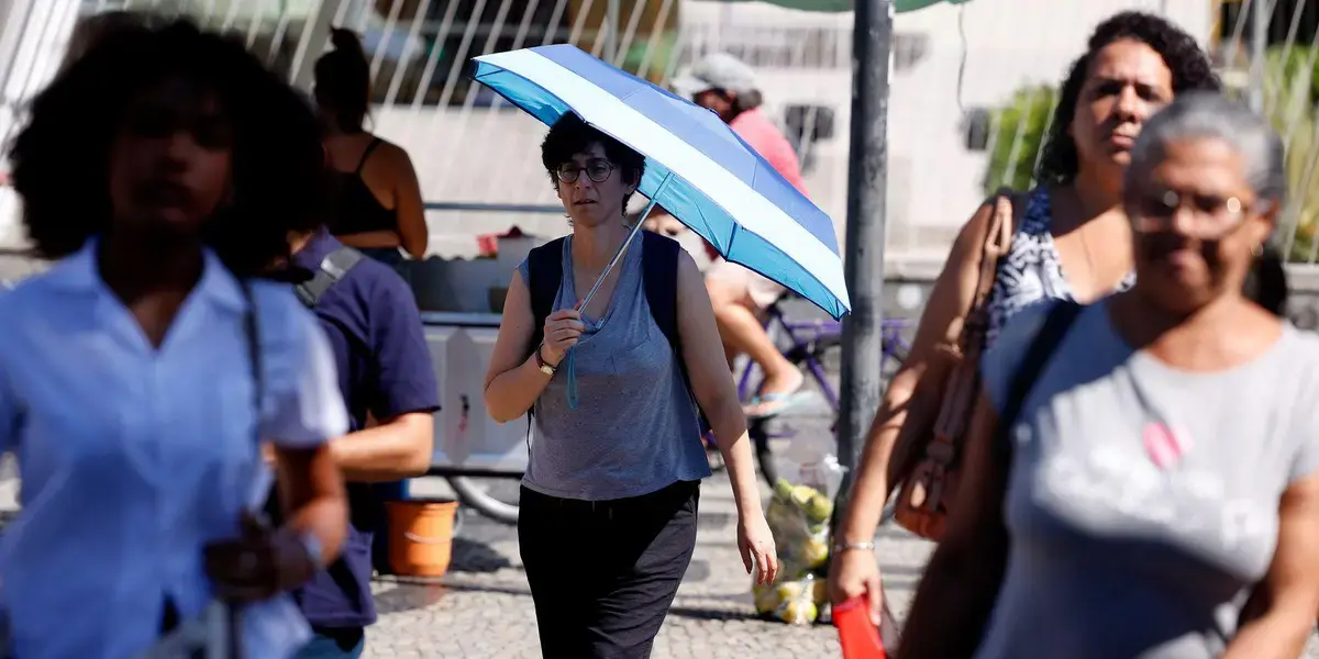 Projeção de salário mínimo atinge R$ 1.741 para 2027, afirma Durigan