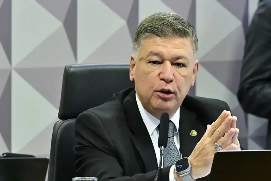 Proposta de Carlos Viana: escala 4×3 para profissionais da saúde e segurança Proposta de Carlos Viana: escala 4×3 para profissionais da saúde e segurança