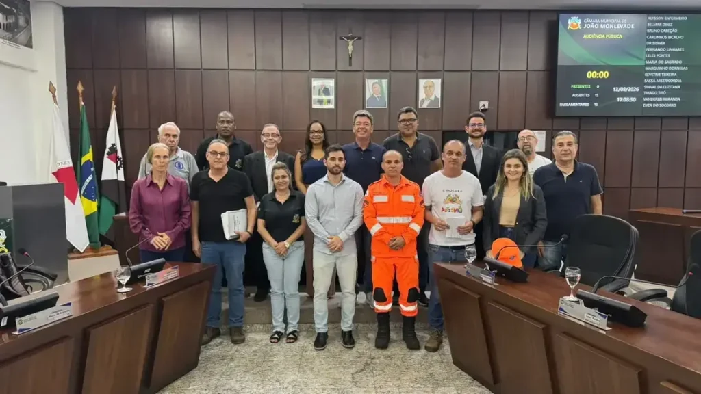 Regulamentação de Outdoors e Totens é discutida pela Câmara de Monlevade Regulamentação de Outdoors e Totens é discutida pela Câmara de Monlevade