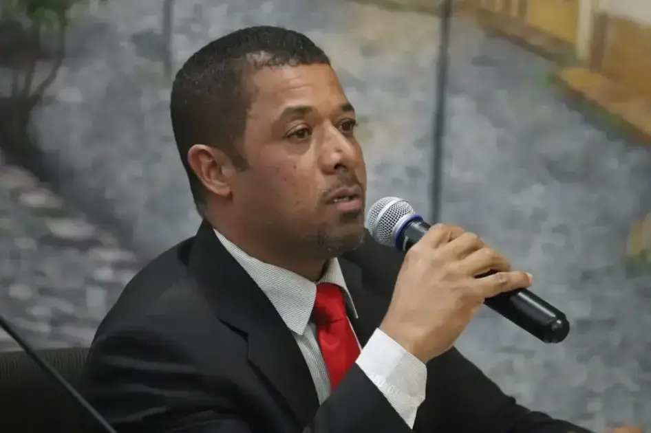 Ronaldo Capoeira propõe ampliação da Feira Livre em Itabira para domingos Ronaldo Capoeira propõe ampliação da Feira Livre em Itabira para domingos