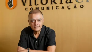 Saída de marqueteiro impacta campanha de Ronaldo Caiado