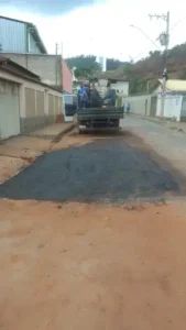 Trânsito liberado na Rua do Andrade após reparo emergencial concluído
