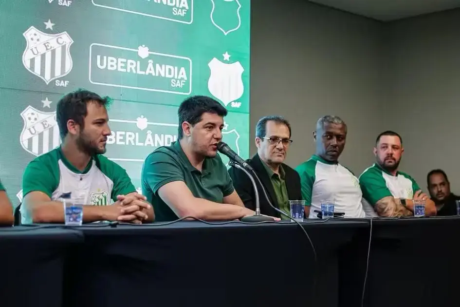 Uberlândia conquista acesso à Série C do Campeonato Brasileiro; Bernardo Lage comemora